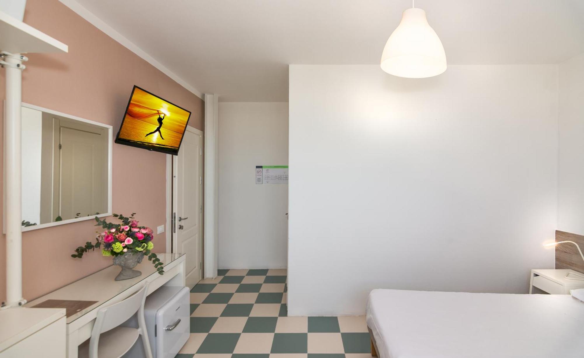 Hotel Happy Marina di Pietrasanta Exterior photo