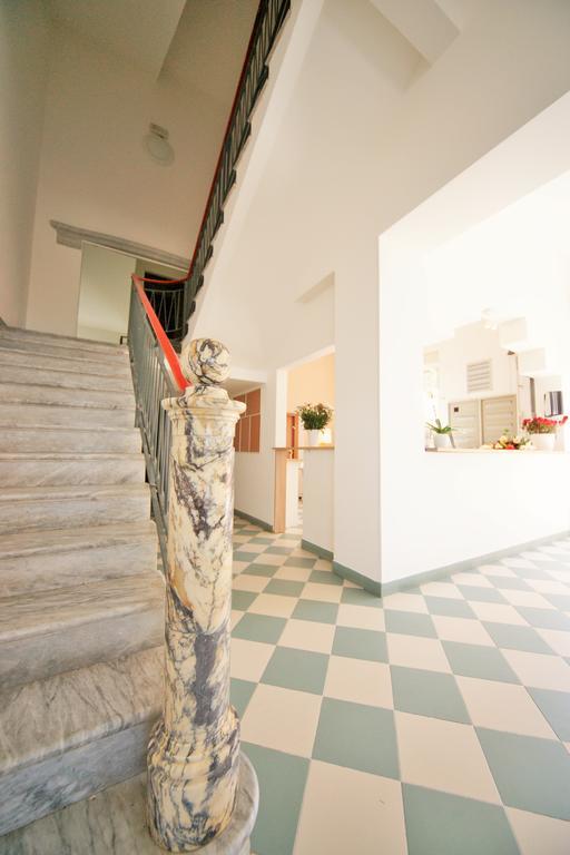 Hotel Happy Marina di Pietrasanta Exterior photo